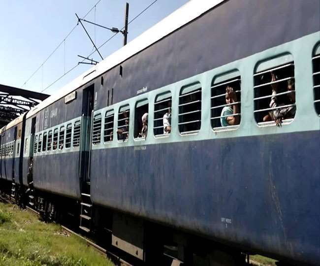 यूपी-उत्तराखंड के रेल यात्रियों को मिलने वाली है बड़ी राहत, मुरादाबाद-देहरादून के बीच चौबीस कोच की ट्रेनें दौड़ेंगी