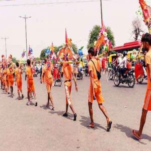 नीलकंठ मंदिर में उमड़ने लगे हैं कांवड़िए