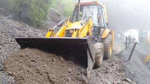 मानसूनी बारिश के बाद प्रदेशभर में 136 नेशनल हाईवे-सड़कें बंद, जगह-जगह फंसे यात्री; ट्रैफिक डायवर्ट