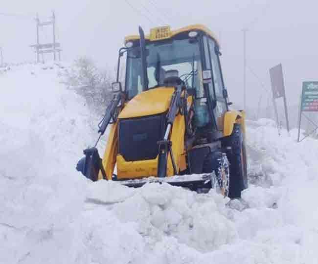 देहरादून सहित मैदानी इलाकों में कई दिन बाद खिली धूप, चंबा-धनोल्टी मार्ग तीसरे दिन भी
