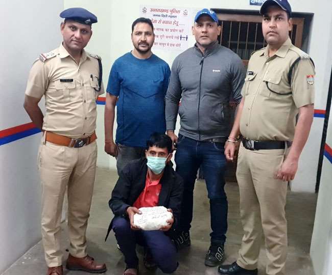 एक किलो चरस सहित एक युवक गिरफ्तार
