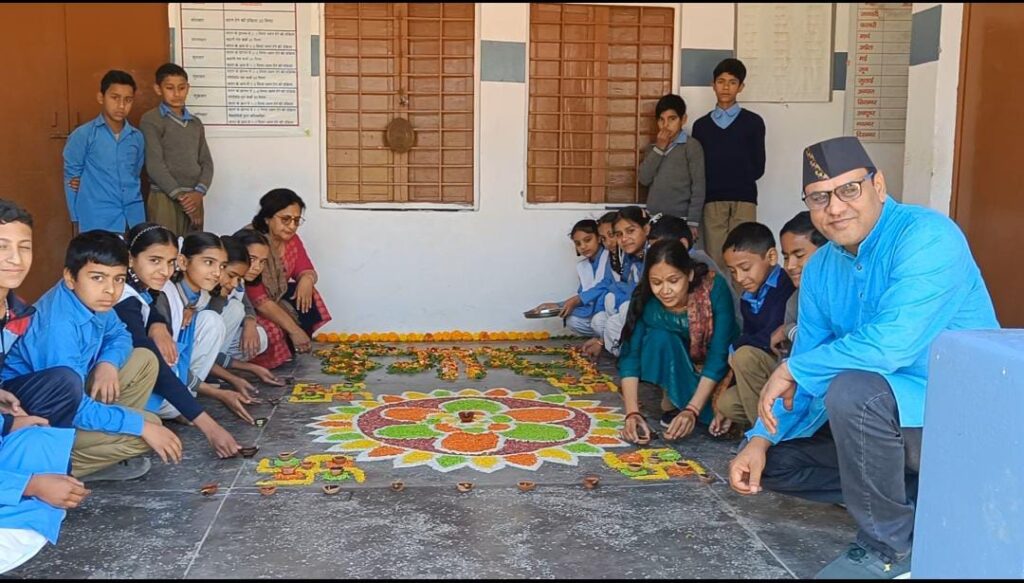 छात्रों ने मनाया विद्यालय में ईगास बग्वाल