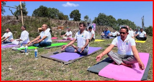 यमकेश्वर के चरेख डांडा गांव में हुआ योगाभ्यास