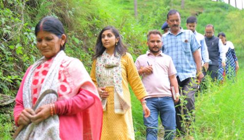 उच्च मूल्य एवं गुणवत्ता वाली फसलों पर करें फोकस: जिलाधिकारी