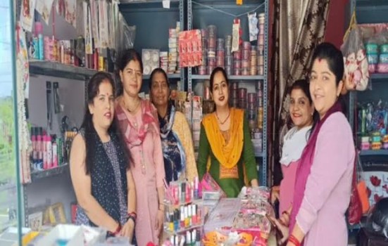 संघर्षों से जूझकर रेखा ने बदली, अपनी किस्मत की रेखा