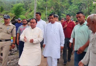 कुलसारी पहुंचे कैबिनेट मंत्री डॉ. धन सिंह रावत व सांसद अनिल बलूनी