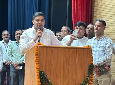 देहरादून में शपथ ग्रहण समारोह संपन्न