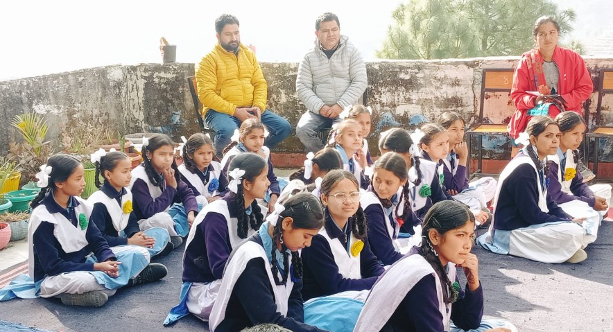 कैरियर काउंसलिंग से संवर रहा बालिकाओं का भविष्य