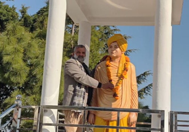 स्वामी जी के आदर्शो पर चलने का संकल्प लिया