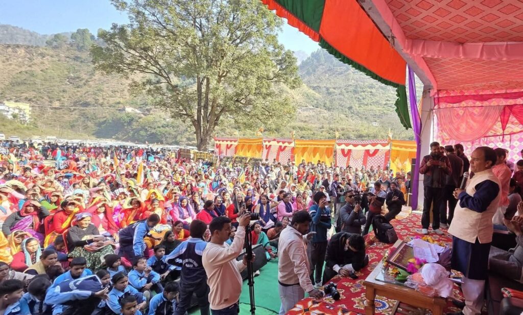 पाबौ: ‘धनदा’ के अभिनंदन को उमड़ा जनसैलाब