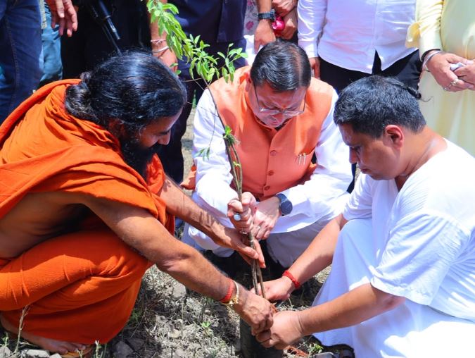 सघन पौधरोपण कर दिया हरित संरक्षण का संदेश