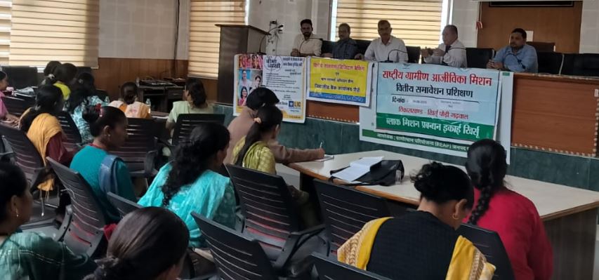 वित्तीय समावेशन से ग्रामीण महिलाओं को आर्थिक रूप से सशक्त बनाने पर जोर
