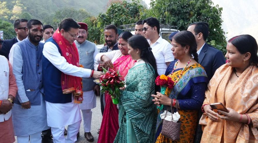 विधानसभा सत्र के लिए गैरसैंण आगमन पर मुख्यमंत्री पुष्कर सिंह धामी का भव्य स्वागत